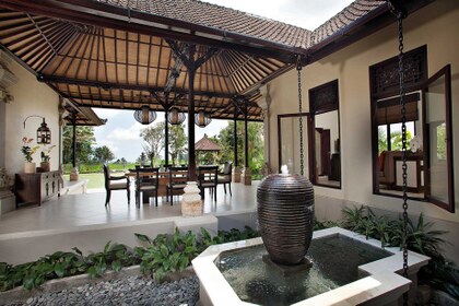Pejeng Courtyard Villa interior design and furnitures